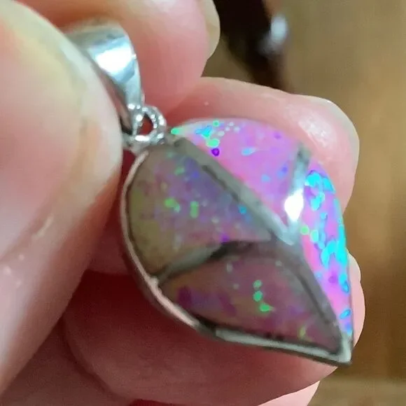 Sterling SILVER 925 AUSTRALIAN FIERY PINK OPAL LEAF PENDANT NEW​​ - Picture 5 of 9